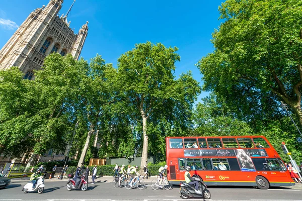 Londres Julho 2015 Autocarro Red Double Decker Acelera Longo Das — Fotografia de Stock