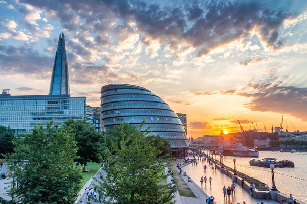 London Temmuz 2015 Thames Nehrinin Güney Tarafındaki Modern Binalar Gün — Stok fotoğraf