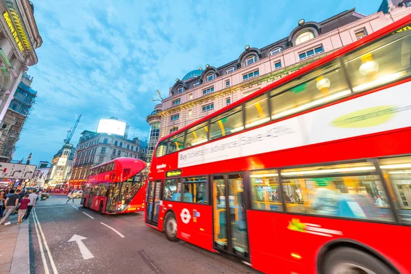 London Lipiec 2015 Piccadilly Circus Regent Street Ruchu Turystów Nocy — Zdjęcie stockowe