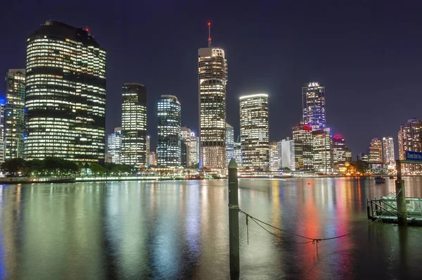 Brisbane Nächtliche Skyline Mit Flussspiegelungen Queensland Australien — Stockfoto
