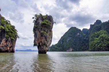 Tayland 'ın Phuket yakınlarındaki ünlü James Bond adası.