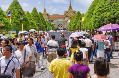 BANGKOK - Ağustos 2008: Turistler ünlü Büyük Saray 'ı ziyaret etti.