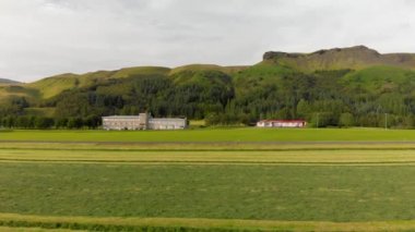 Skogar, İzlanda 'nın çayırları. Yaz mevsiminde hava manzarası.