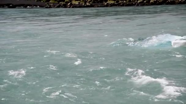 Jokulsarlon Gölü Zlanda Bir Yaz Sabahı Nehir Boyunca Uzanan Buzdağları — Stok video