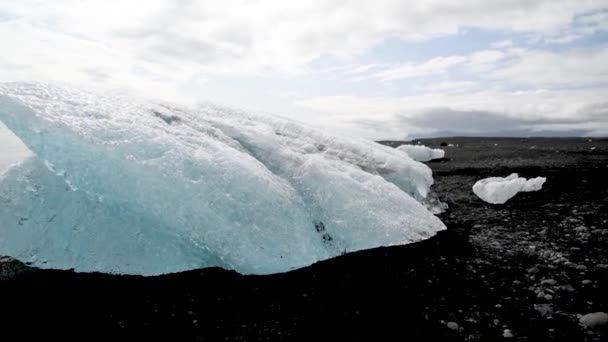 Λιμνοθάλασσα Jokulsarlon Ισλανδία Πανοραμική Θέα Των Παγόβουνων Στην Παραλία Την — Αρχείο Βίντεο