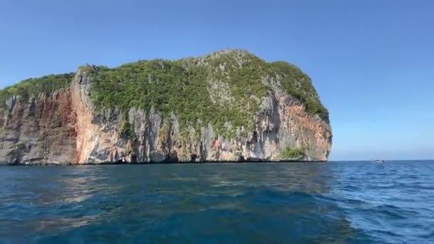 Riprese Aeree Panoramiche Della Bellissima Riva Del Mare Nella Giornata — Video Stock