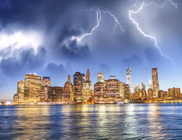 Lower Manhattan Night Skyline Storm Approaching East River Downtown Skyscrapers — Stock Photo, Image