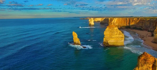 Tolv Apostlarna Vid Solnedgången Port Campbell National Park Australien Flygfoto — Stockfoto