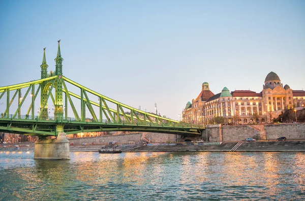 Freedom Bridge Night Budapest Hungary — Stock Photo, Image