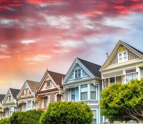 Las Damas Pintadas San Francisco Alamo Square Casas Victorianas Atardecer — Foto de Stock