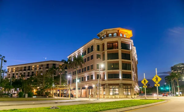 West Palm Beach Florida Straße Und Gebäude Der Nacht — Stockfoto