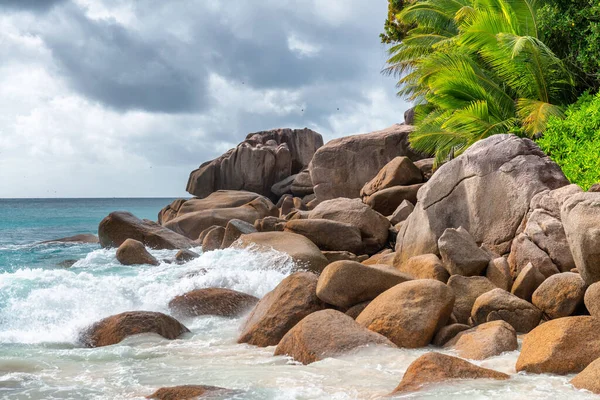Обитаемый Пляж Острове Ислин Сейшельские Острова Африка — стоковое фото
