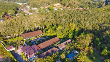 Ao Nang 'ın panoramik hava manzarası, Tayland. Krabi Eyaleti.