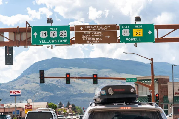 Jackson Hole Juli 2019 Stadsverkeer Een Prachtige Zomerdag Stad Een — Stockfoto