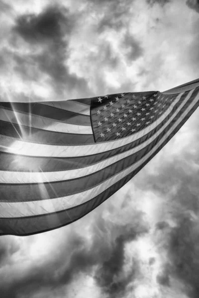 Flag United States Sunflare Cloudy Sky Usa Patriotism Concept Backlit — Stock Photo, Image