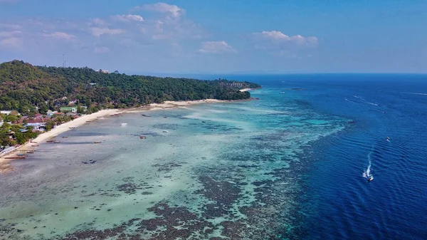 Vedere Aeriană Phi Phi Island Port Tonsai Pier Thailanda — Fotografie, imagine de stoc