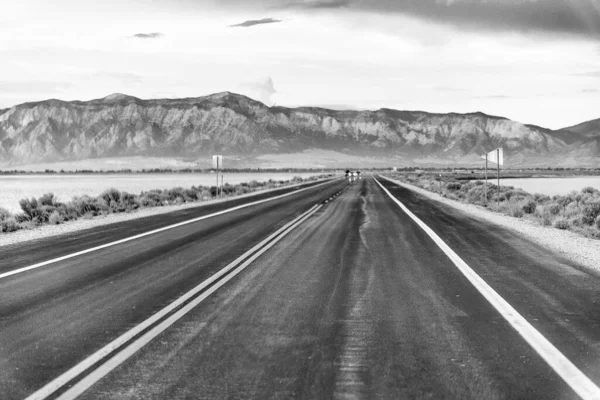 Estrada Infinita Para Parque Nacional Frente — Fotografia de Stock