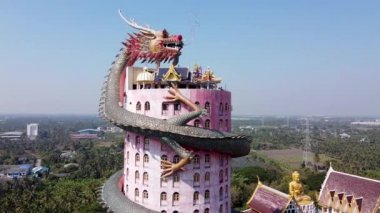 Sam Phran Bölgesindeki Wat Samphran Ejder Tapınağı 'nın havadan görünüşü - Nakhon Pathom Eyaleti, Bangkok, Tayland.