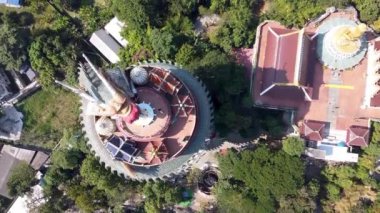Sam Phran Bölgesindeki Wat Samphran Ejder Tapınağı 'nın havadan görünüşü - Nakhon Pathom Eyaleti, Bangkok, Tayland.