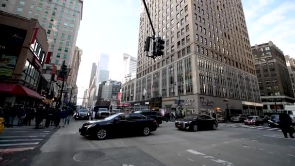 Filmagens Pessoas Nas Ruas Centro Manhattan Nova York — Vídeo de Stock