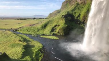 İzlanda, Avrupa 'daki Seljalandfoss şelalelerinin hava manzarası