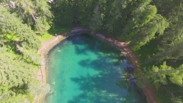 Imagens Cênicas Belo Lago Montanha Azul — Vídeo de Stock