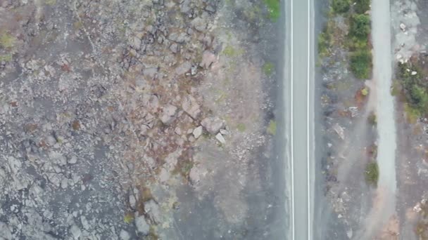 Jokulsa En Fjollum flod och bro, flygutsikt. Det är den näst längsta floden på Island. Dess källa är Vatnajokullglaciären — Stockvideo