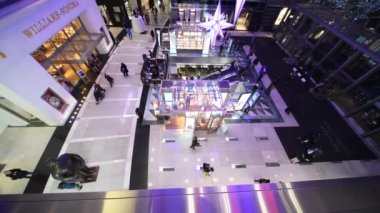 MANHATTAN, ABD - 5 Aralık 2018: Manhattan 'daki Alışveriş Merkezi' nin İç Görünümü, Columbus Circle 'daki Dükkanlar, Time Warner Center
