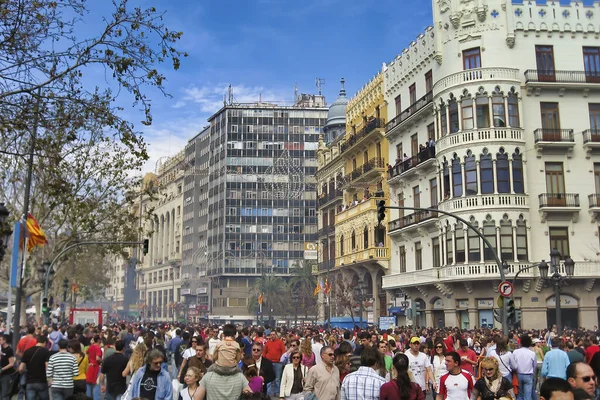 Valencia Spanien Mars 2007 Turister Och Lokalbefolkning Rådhustorget För Valencias — Stockfoto