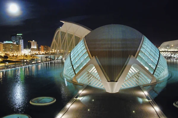 Valencia España Marzo 2007 Moderna Arquitectura Urbana Una Hermosa Noche — Foto de Stock