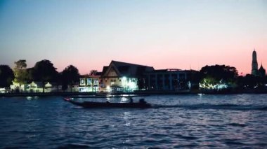 Wat Arun Tapınağı ve Chao Phraya Nehri gün batımında, Bangkok