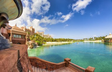 NASSAU, BAHAMAS - Şubat 2012 Atlantis Paradise Island Resort. Tatil köyünün maliyeti 800 milyon dolar. Kayıp şehir Atlantis efsanesini canlandırmak için..