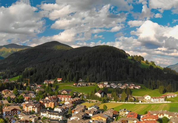 Toblach Italien Luftaufnahme Der Stadt Toblach Und Umgebung Der Sommersaison — Stockfoto