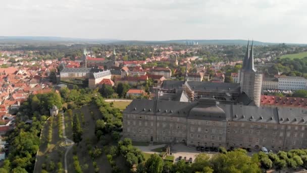 Bamberg Michaelsberg Abbey 는 독일의 여름 시즌이다. 드론에서 본 풍경 — 비디오