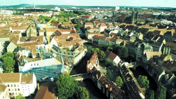 De oude stad Neurenberg gezien in een luchtfoto, Duitsland — Stockvideo
