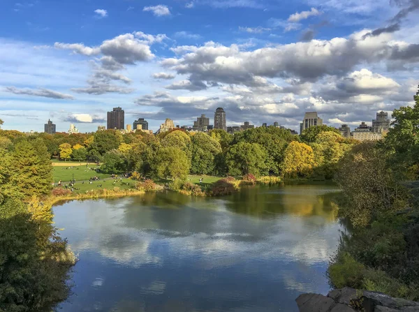 Niesamowity Widok Jezioro Central Park Jesienią Nowy Jork — Zdjęcie stockowe