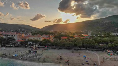 Marina Di Campo, Elba Adası. İtalya 'nın güzel hava manzarası.