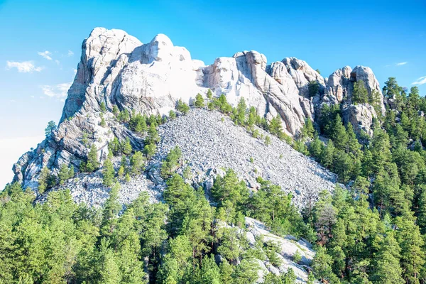 Güneşli bir günde Rushmore Dağı, ABD.