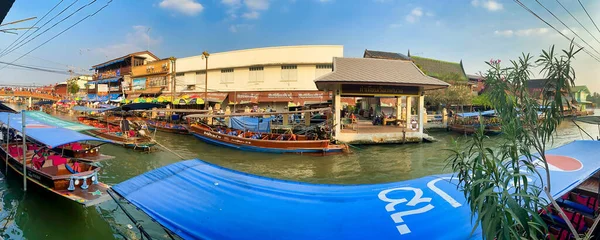 Bangkok Thailand December 2019 Tourists Visit Famous Amphawa Floating Market — Stock Photo, Image