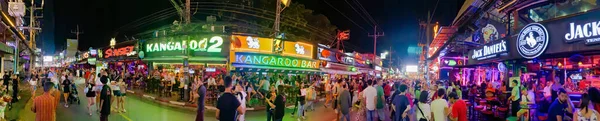 Phuket Thailand December 2019 Turisták Élvezik Patong Éjszakai Élet Panorámás — Stock Fotó