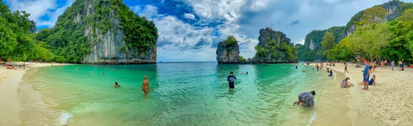 Phuket Thailand Noviembre 2019 Los Turistas Disfrutan Hermosa Laguna Hong — Foto de Stock