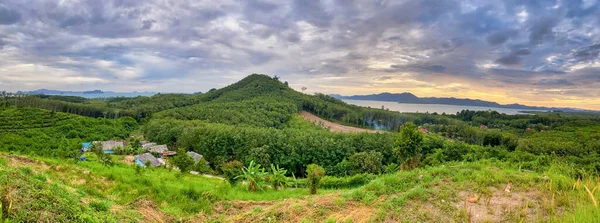 Koh Yao Noi 普吉附近美丽岛屿的空中景观 全景视图 — 图库照片
