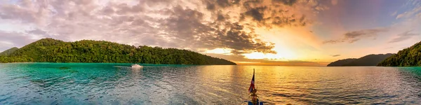 Καταπληκτική Θέα Στο Ηλιοβασίλεμα Των Νησιών Σουρίν Ταϊλάνδη Πανοραμική Άποψη — Φωτογραφία Αρχείου