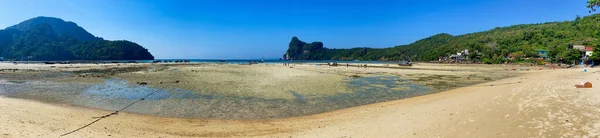 Phi Phi Don Thailand December 2019 Loh Dalum Beach Phi — Fotografia de Stock