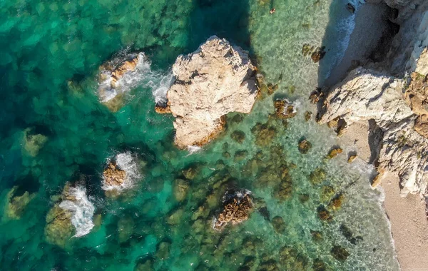 Incríveis Rochas Sobre Mar Vista Aérea Sobre Mar — Fotografia de Stock