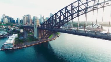 Avustralya 'daki güzel Sydney köprüsünün hava görüntüleri.