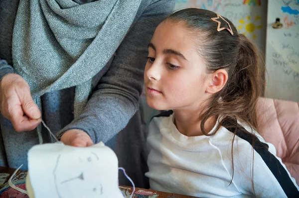 Young Girl Learning How Cut White Fabric Textile Studio — Stock Photo, Image