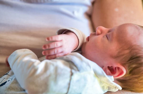 Woman Embracing Newborn Baby Outdoor — Stock Photo, Image