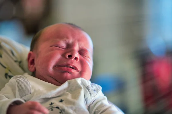 Crying Newborn Baby His Mother Arms — Stock Photo, Image