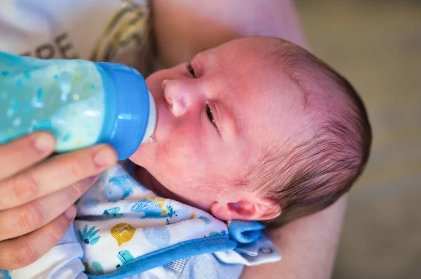 Woman Giving Milk Newborn Baby Outdoor — Stock Photo, Image